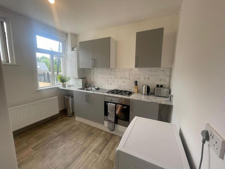 Apartamento Lovely 2 Bed On Tower Bridge Londres