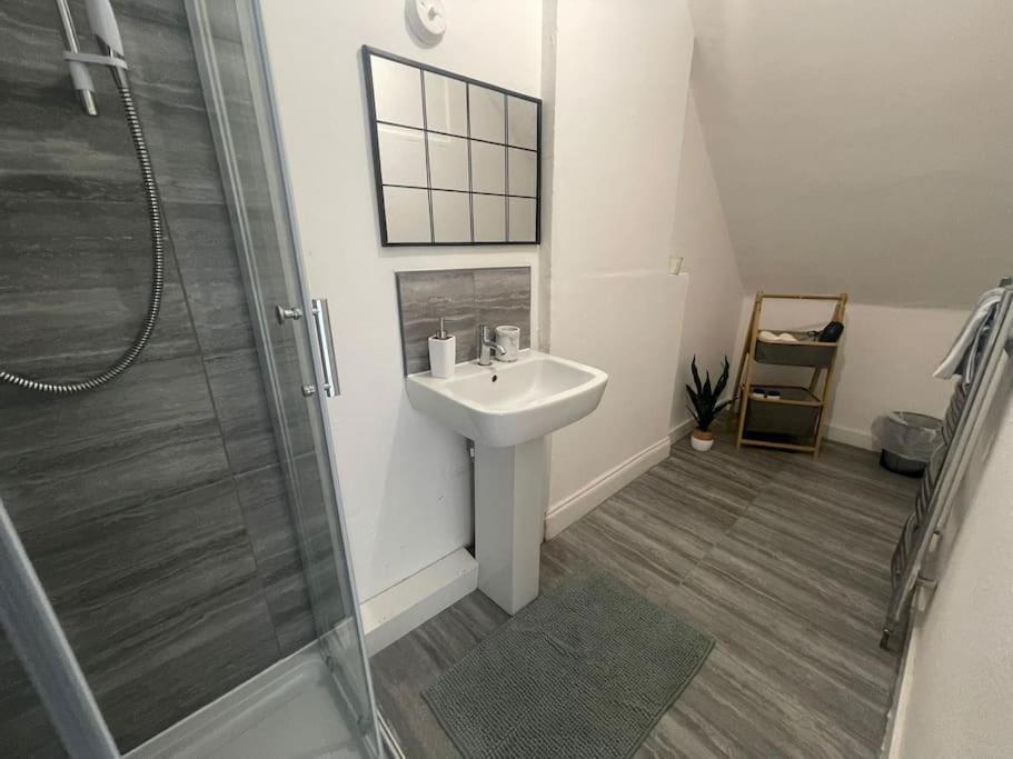 Apartamento Lovely 2 Bed On Tower Bridge *